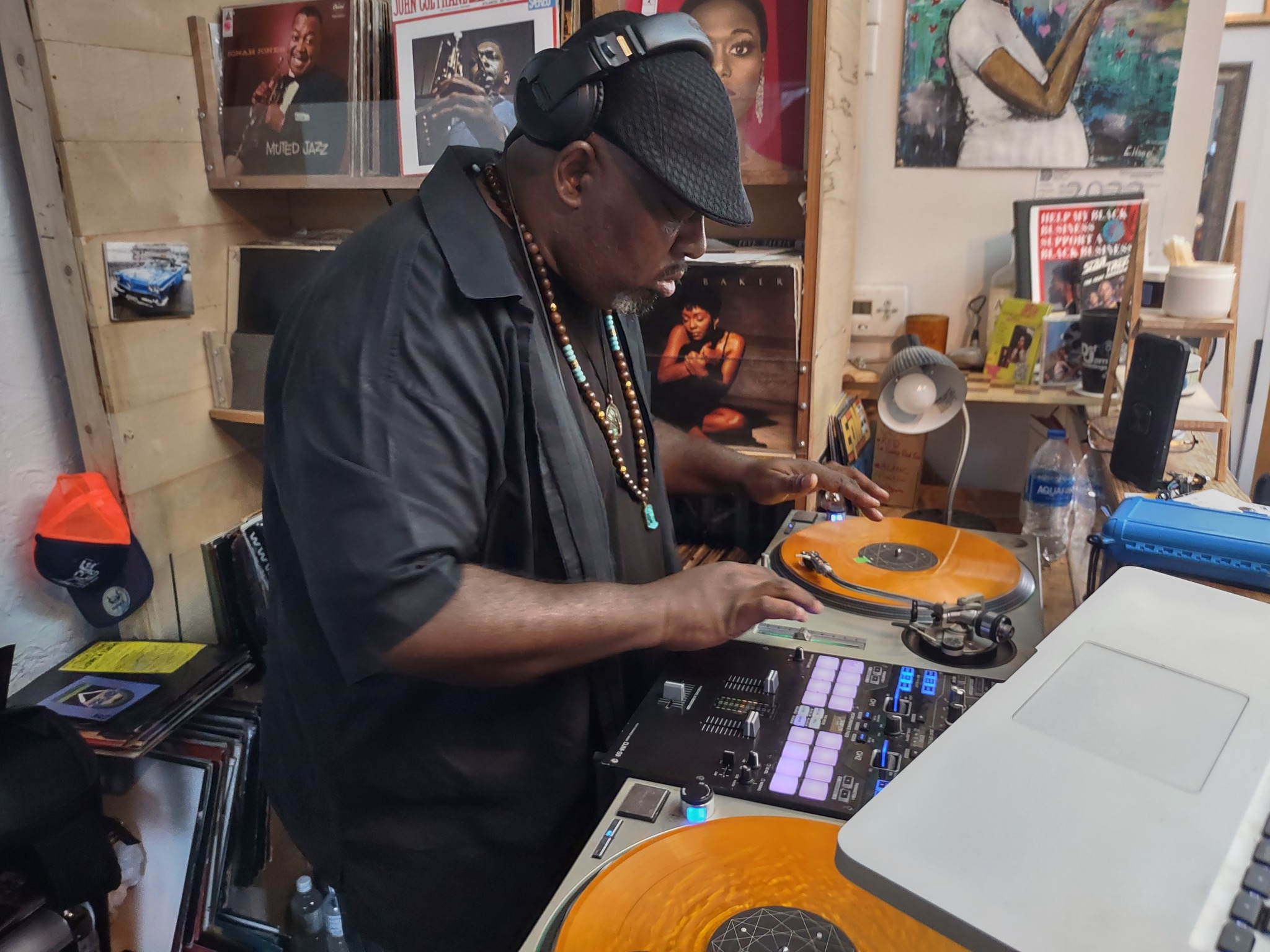 DJ Dug Boogie performing on the turntables